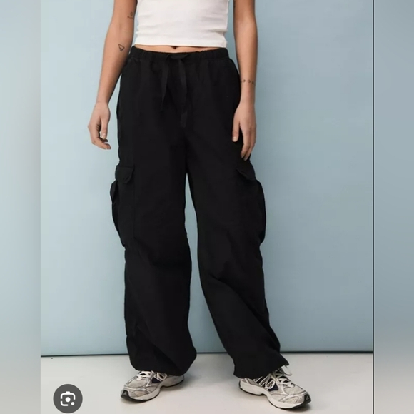 Urban Outfitters Black Cargo Pants - Picture 1 of 6